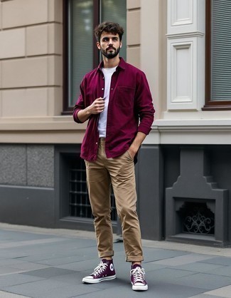 С чем носить красную рубашку мужчине