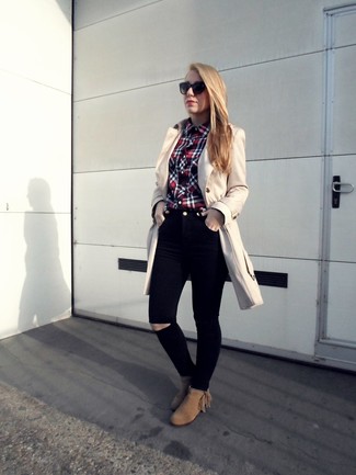 С чем носить красную рубашку женщине