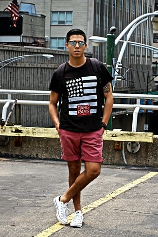 С чем носить красные шорты мужчине лето