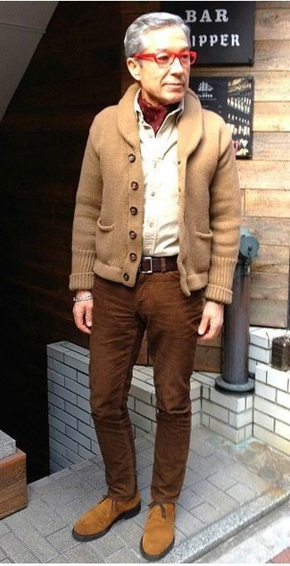 С чем носить красный шелковый шарф мужчине