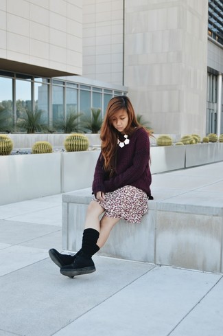 С чем носить красную короткую юбку-солнце