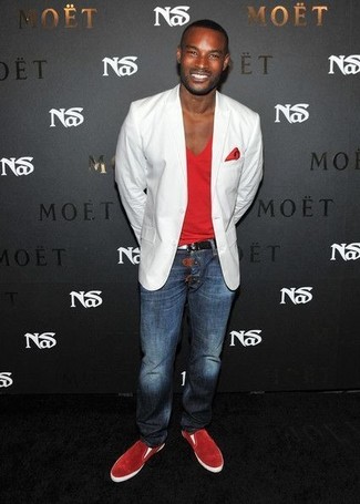 С чем носить красные слипоны мужчине