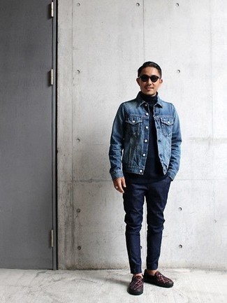 С чем носить красные слипоны мужчине