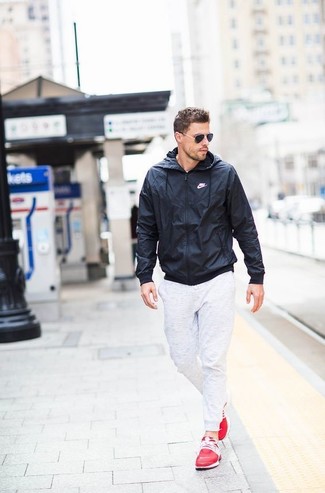 С чем носить красные кеды мужчине