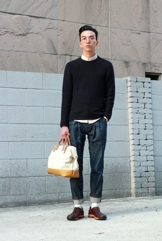 С чем носить красные кеды мужчине в стиле кэжуал