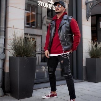 С чем носить красные кеды мужчине осень