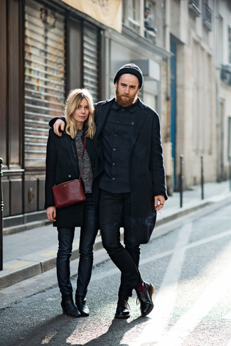 С чем носить красные носки в 20 лет мужчине