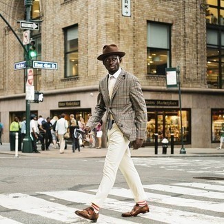 С чем носить красные носки в 30 лет мужчине