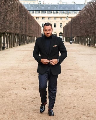 С чем носить красные носки в 30 лет мужчине