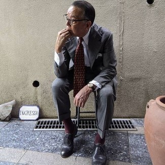 С чем носить красные носки за 60 лет мужчине