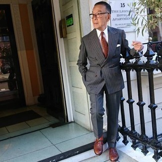 С чем носить красные носки за 60 лет мужчине