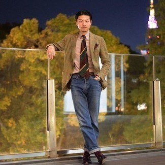 С чем носить красные носки в 30 лет мужчине