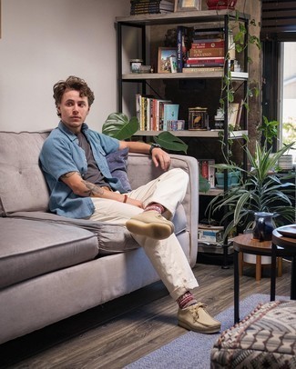 С чем носить красные носки в 20 лет мужчине