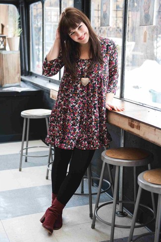 С чем носить красные замшевые ботильоны