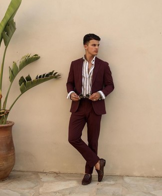 С чем носить красный костюм