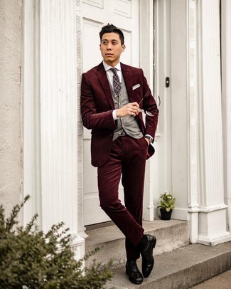 Какие оксфорды носить с красным костюмом