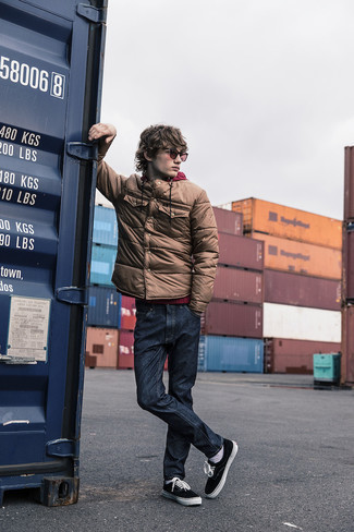 С чем носить красные солнцезащитные очки мужчине