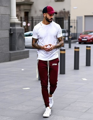С чем носить красные спортивные штаны мужчине
