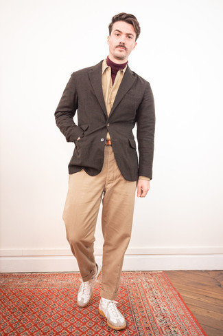 Какие классические рубашки носить с красной водолазкой мужчине