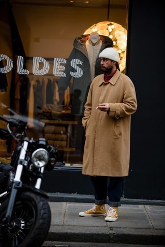 Какие высокие кеды носить с красной водолазкой мужчине