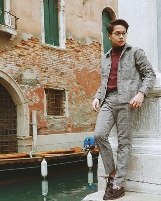 Какие куртки-рубашки носить с красной водолазкой мужчине