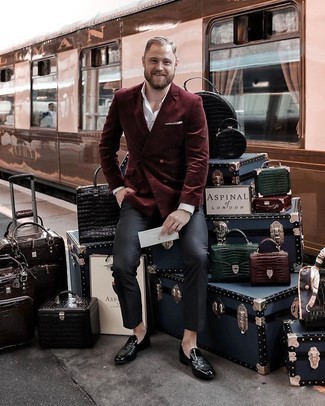 С чем носить красный бархатный пиджак мужчине