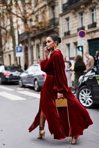 С чем носить красное бархатное платье