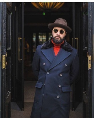 С чем носить красную шерстяную водолазку мужчине