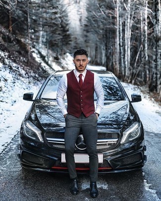 С чем носить красный шерстяной жилет