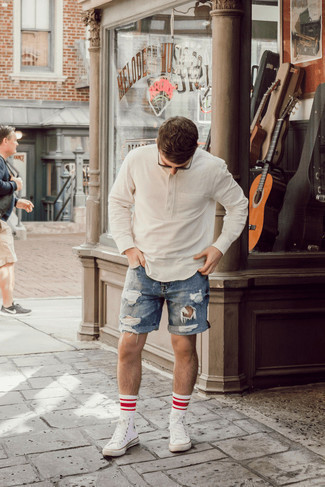 С чем носить рваные шорты мужчине