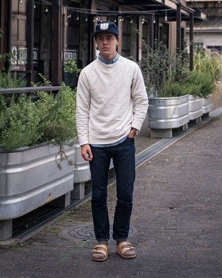 Как носить сандалии с джинсами мужчине