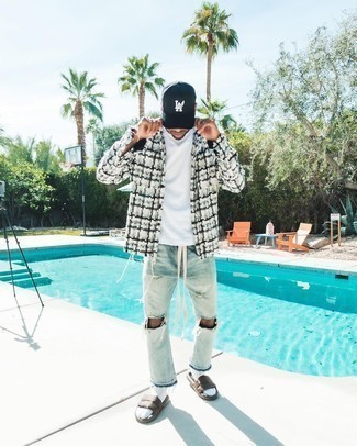 Как носить сандалии с джинсами мужчине