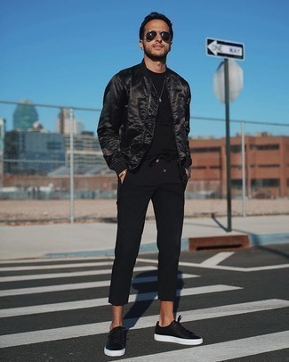 С чем носить сатиновый бомбер мужчине