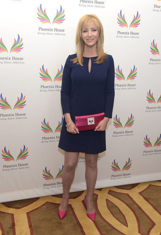 С чем носить сатиновый клатч