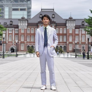 С чем носить костюм из жатого хлопка