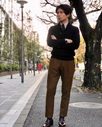 С чем носить свитер с отложным воротником