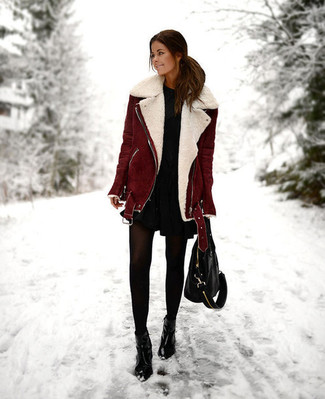 Как носить короткую дубленку с ботильонами