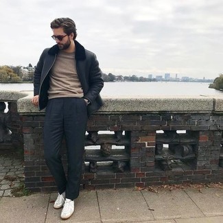 Как носить короткую дубленку с низкими кедами мужчине