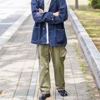 Как носить куртку-рубашку с брюками карго