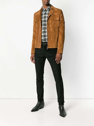 Как носить куртку-рубашку с ковбойскими сапогами мужчине