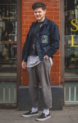 Как носить куртку-рубашку с майкой мужчине