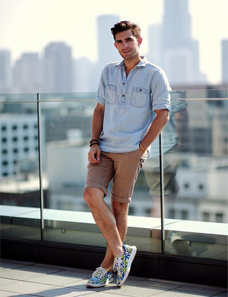 Как носить рубашку с шортами мужчине
