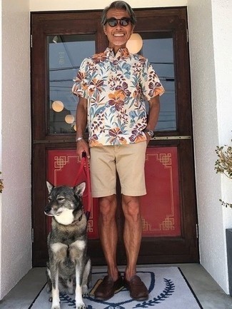 Как носить рубашку с шортами за 50 лет мужчине