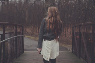 Как носить платье-рубашку с свободным свитером