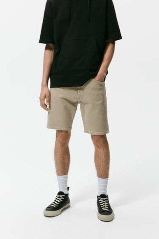 С чем носить худи с коротким рукавом мужчине