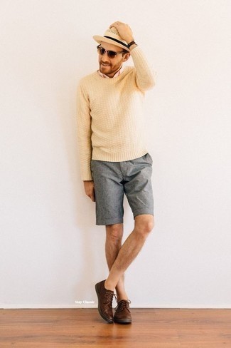 Как носить шорты с свитером с круглым вырезом мужчине
