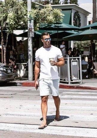 Как носить шорты с сланцами мужчине