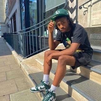 Как носить шорты с высокими кедами мужчине