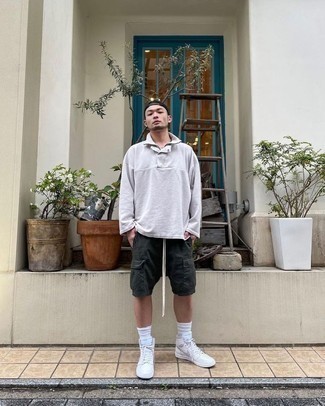 Как носить шорты с высокими кедами мужчине