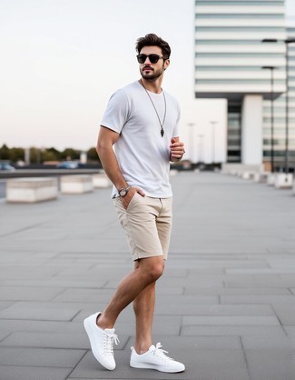 Как носить шорты с низкими кедами мужчине